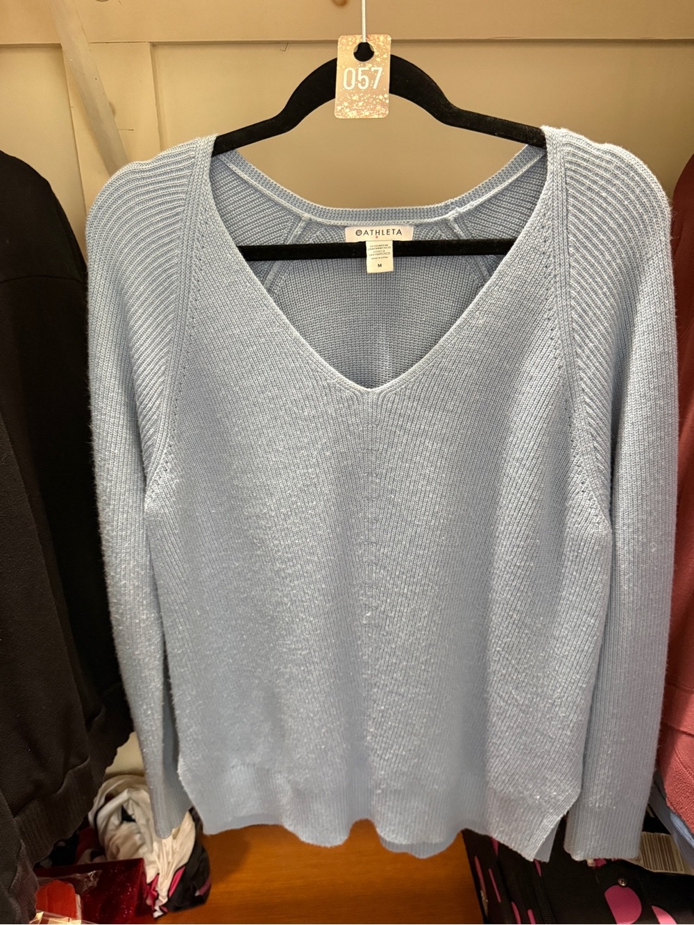 057 Athleta Women's Pale Blue V-Neck Knit Sweater
